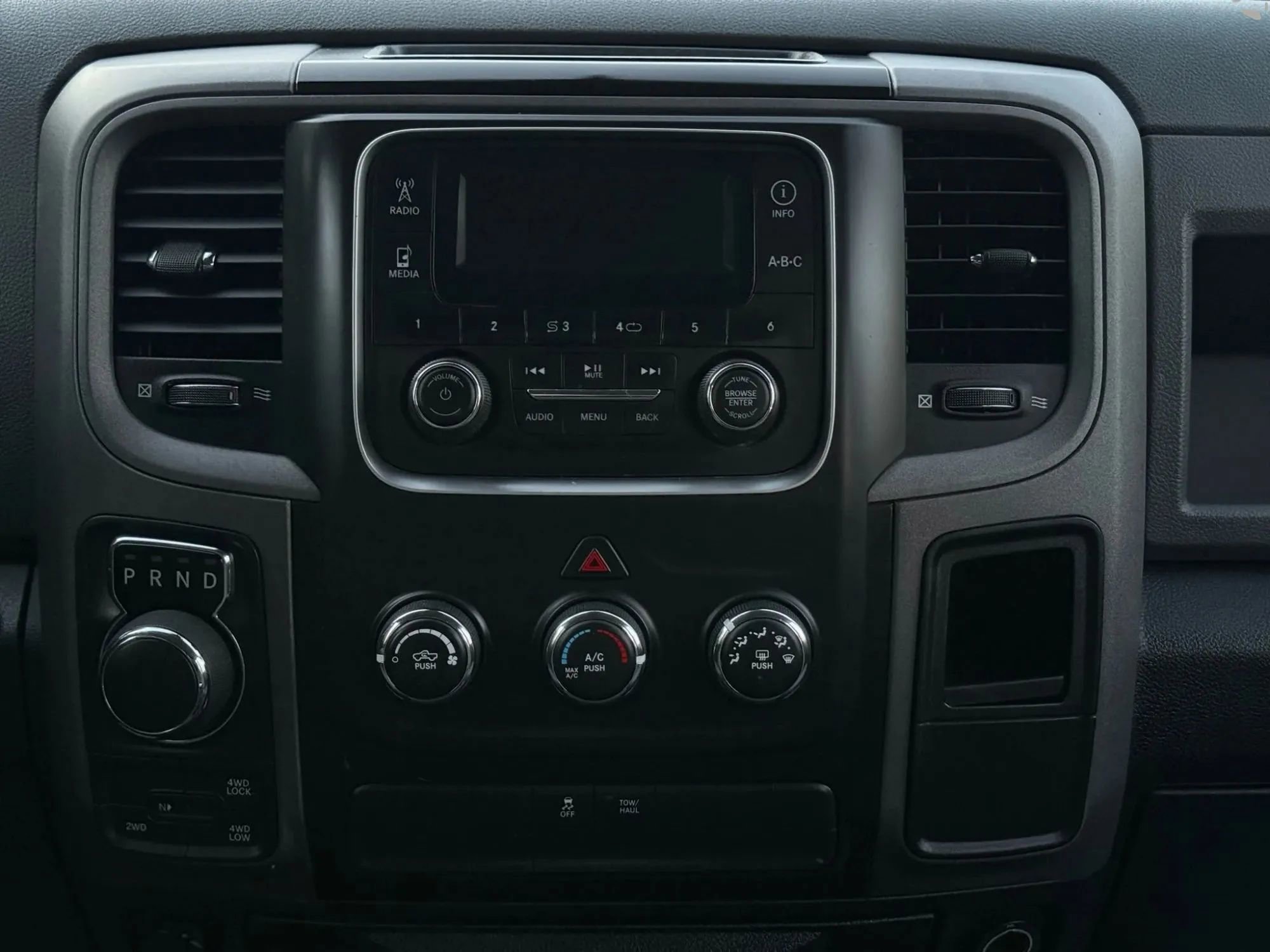 Used 2017 RAM 1500 Express AWD/4WD image 28