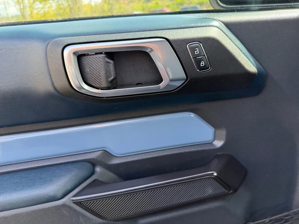 Used 2024 Ford Bronco Heritage Edition AWD/4WD image 12