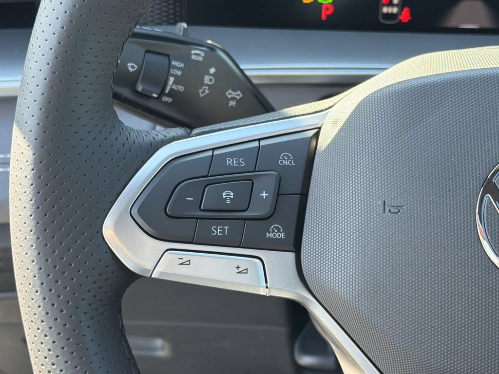 New 2026 Volkswagen Tiguan SE R-Line FWD image 27