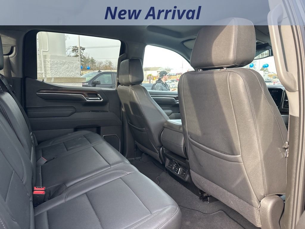 Certified 2025 GMC Sierra 1500 SLT image 8