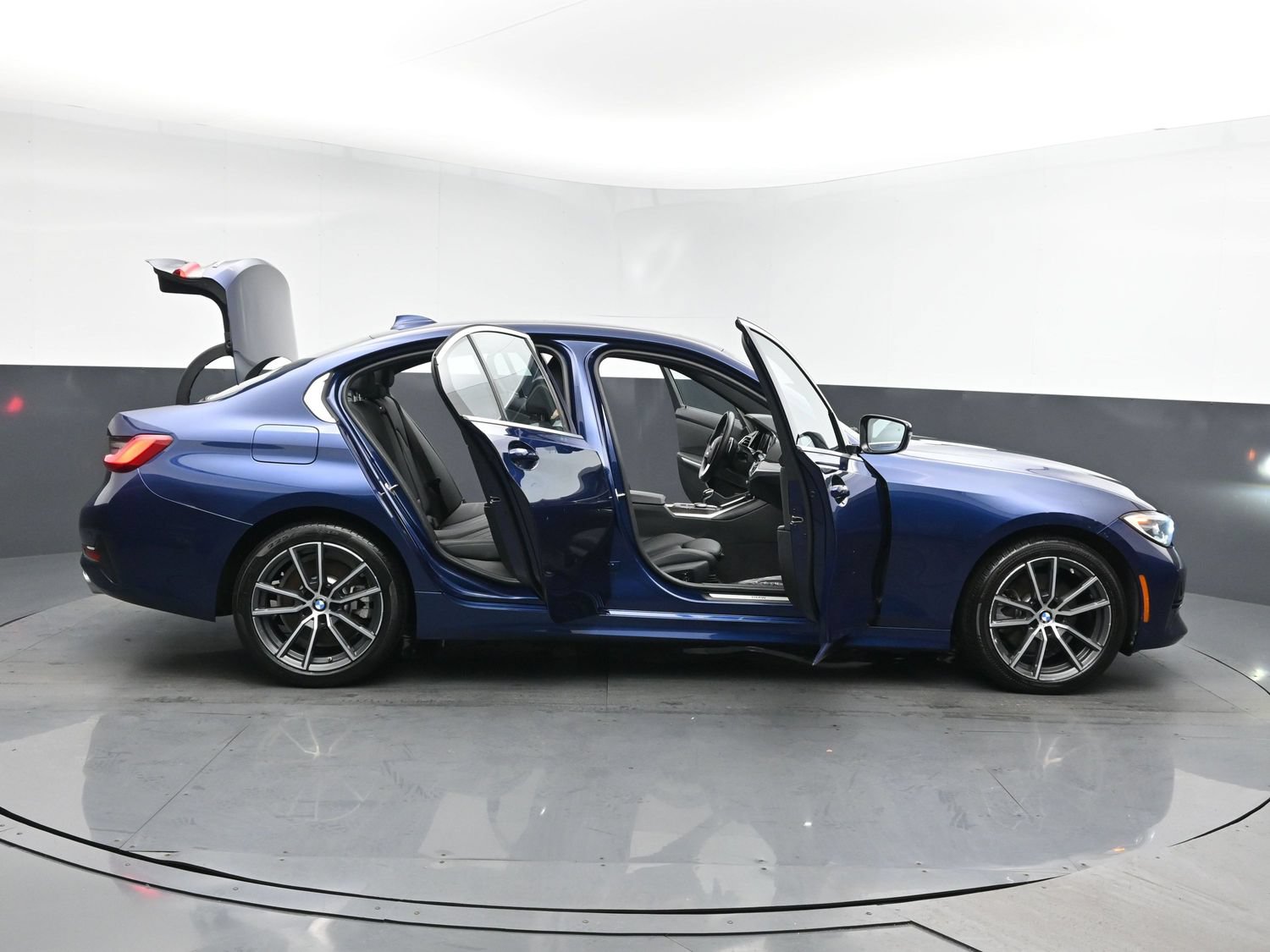 Used 2019 BMW 330i xDrive Sedan w/ Premium Package AWD/4WD image 30