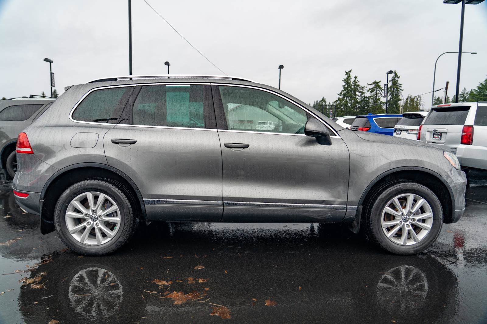 Used 2014 Volkswagen Touareg Sport AWD/4WD image 8