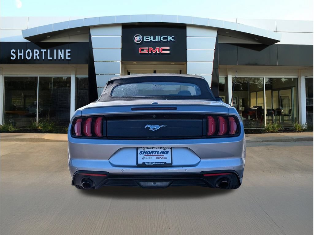 Used 2023 Ford Mustang Convertible RWD image 4