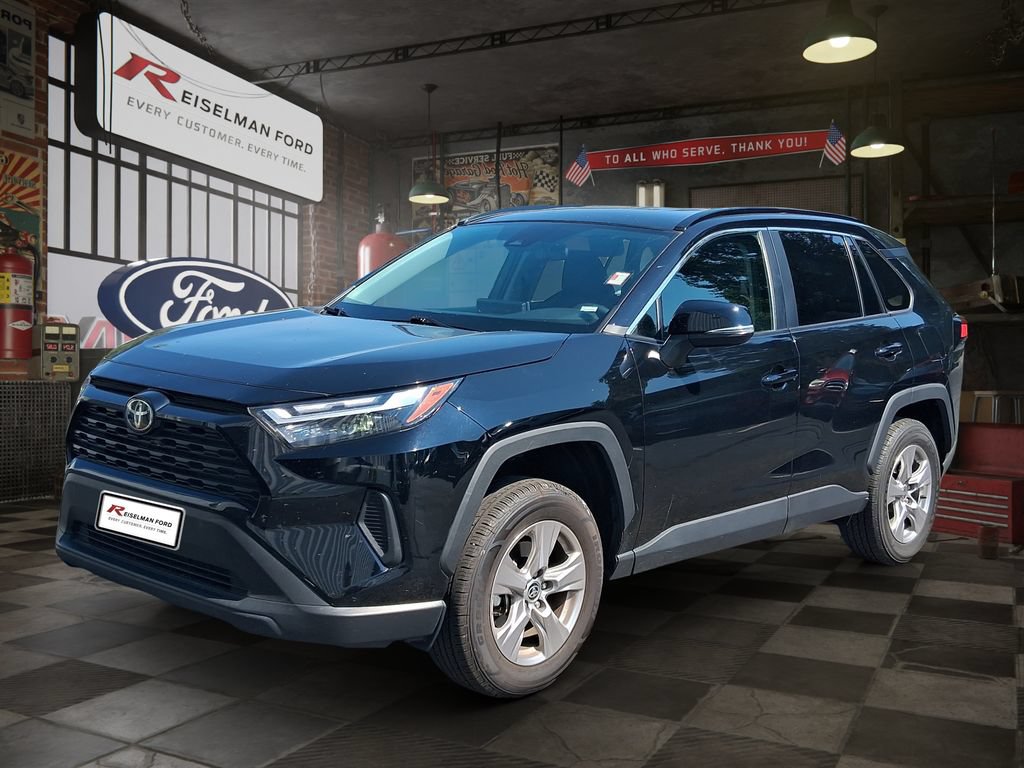 Used 2025 Toyota RAV4 XLE AWD/4WD video 1