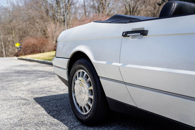 Used 1993 Cadillac Allante FWD image 57