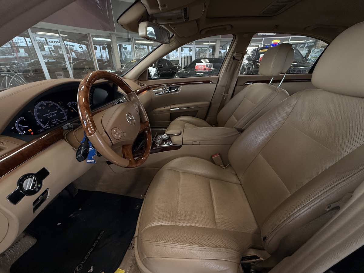 Used 2010 Mercedes-Benz S 550 4MATIC Sedan image 25