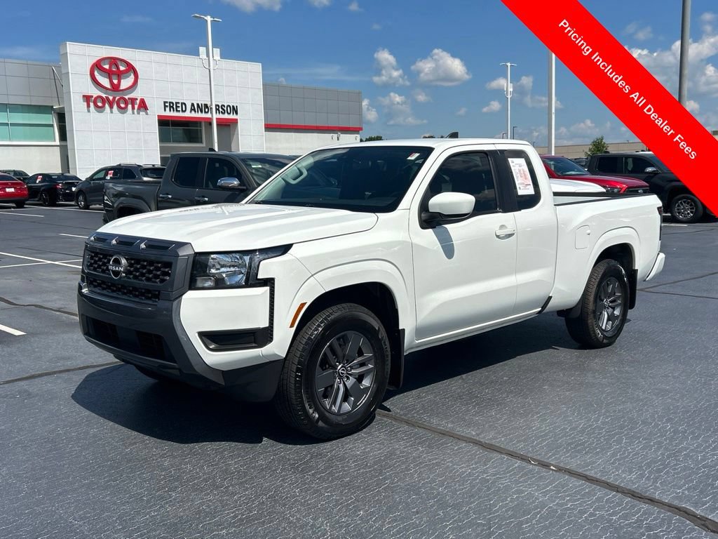 Used 2025 Nissan Frontier SV RWD image 1