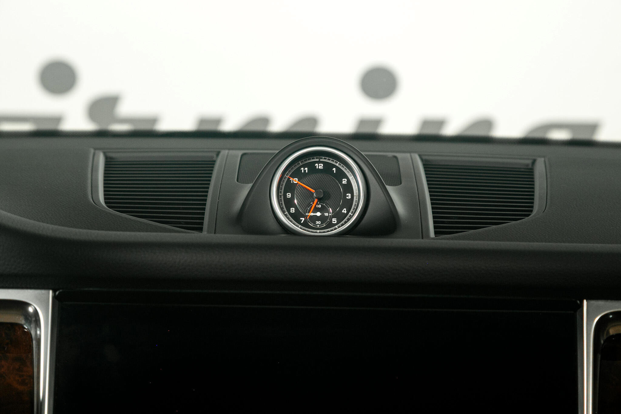 Used 2019 Porsche Macan w/ Premium Package Plus image 41