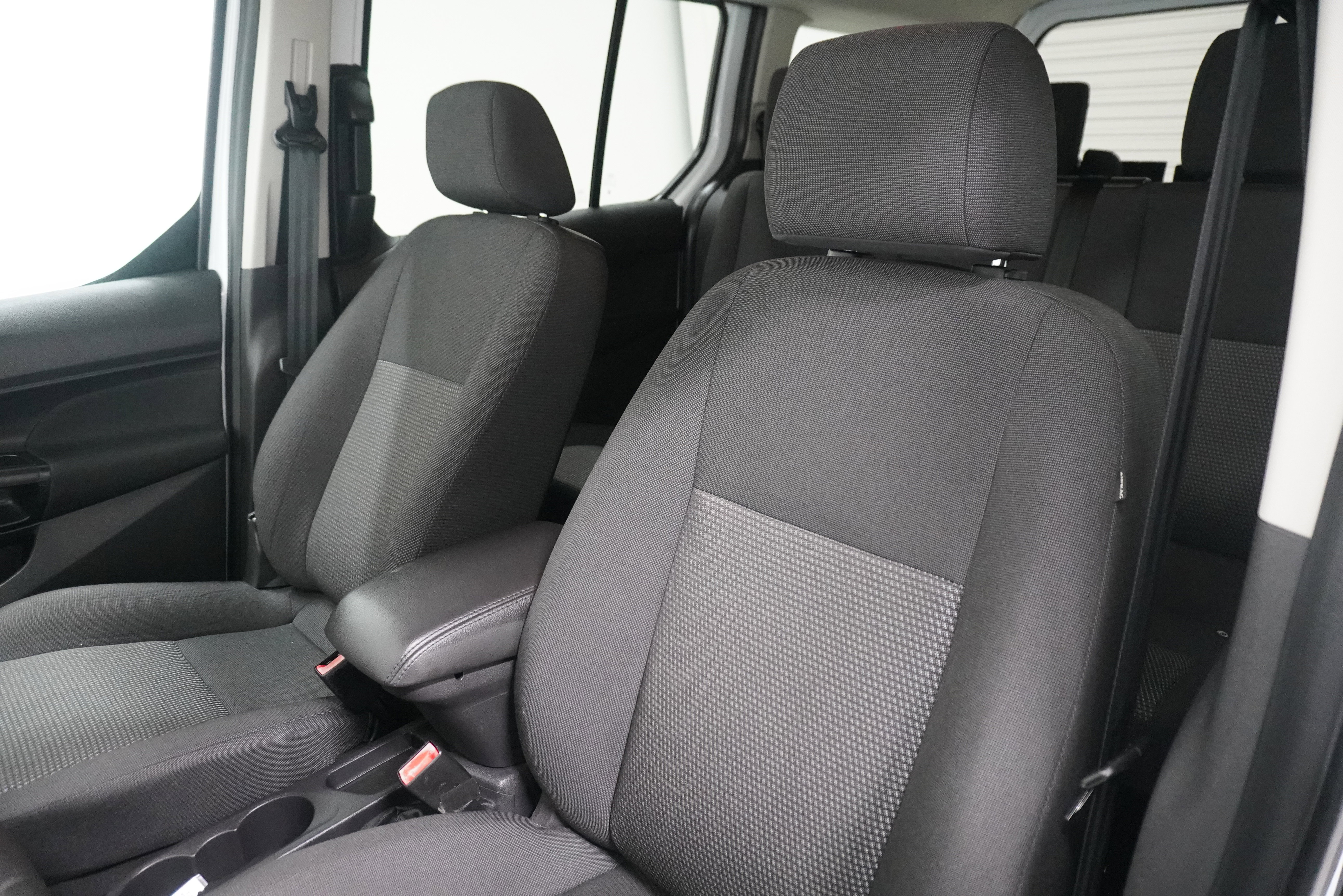 Used 2017 Ford Transit Connect XL image 9