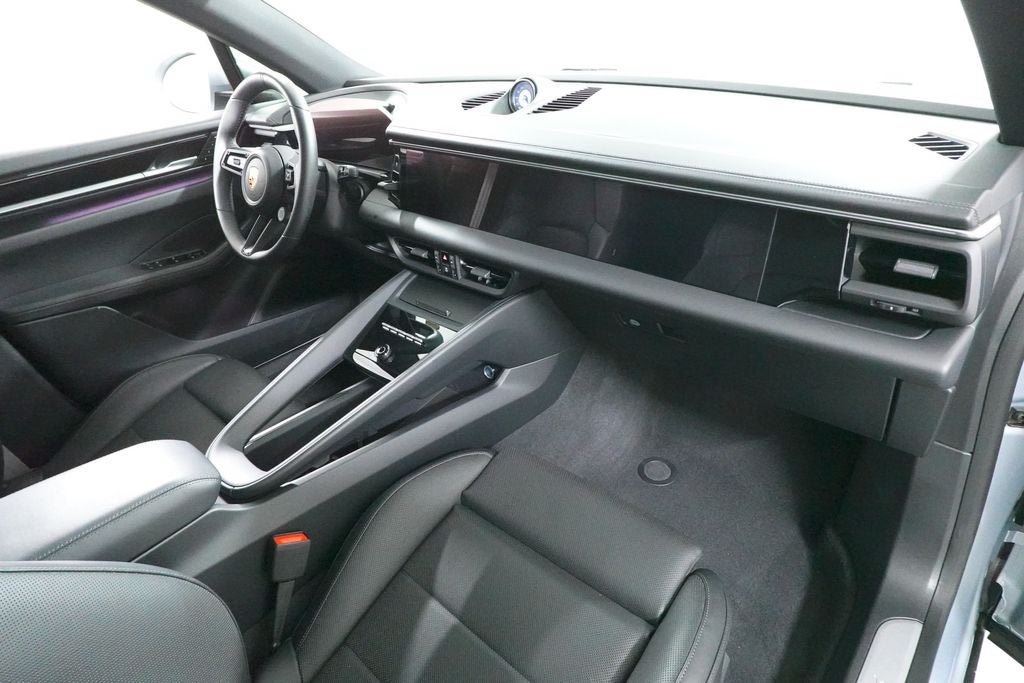 Used 2025 Porsche Macan 4 Electric AWD/4WD image 37