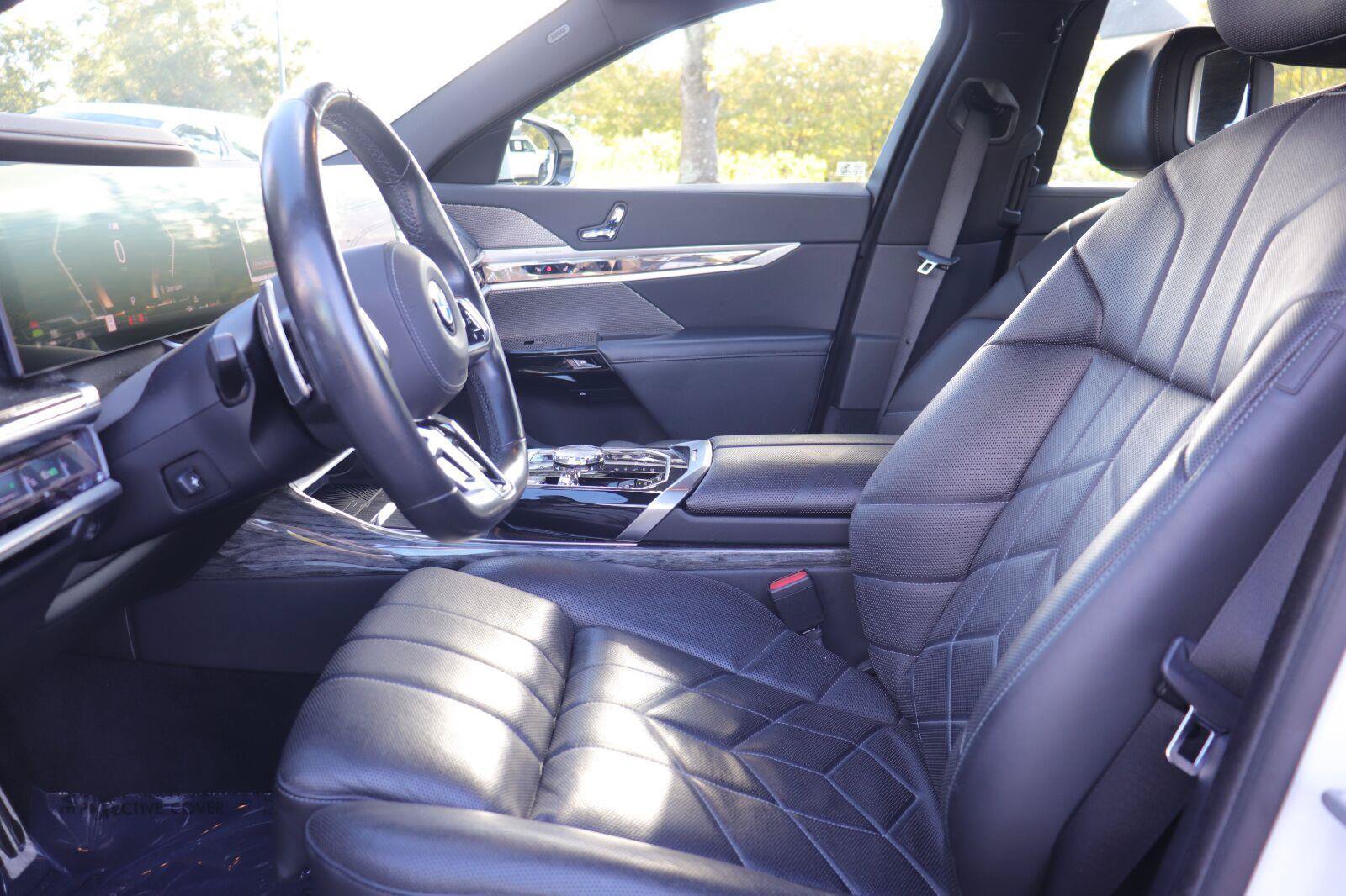 Used 2023 BMW 740i RWD image 11