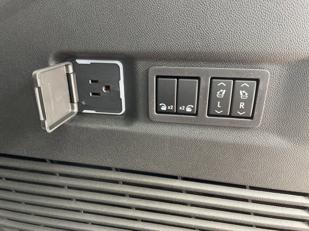 New 2026 Chevrolet Suburban High Country image 51