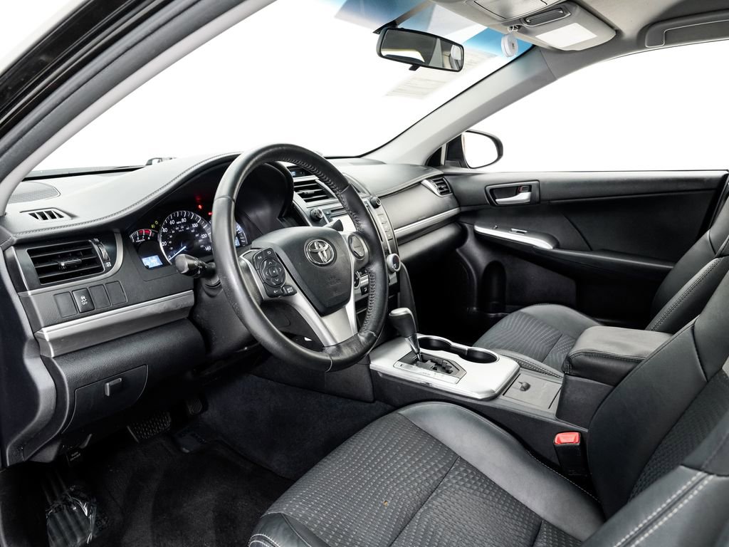Used 2012 Toyota Camry SE image 4