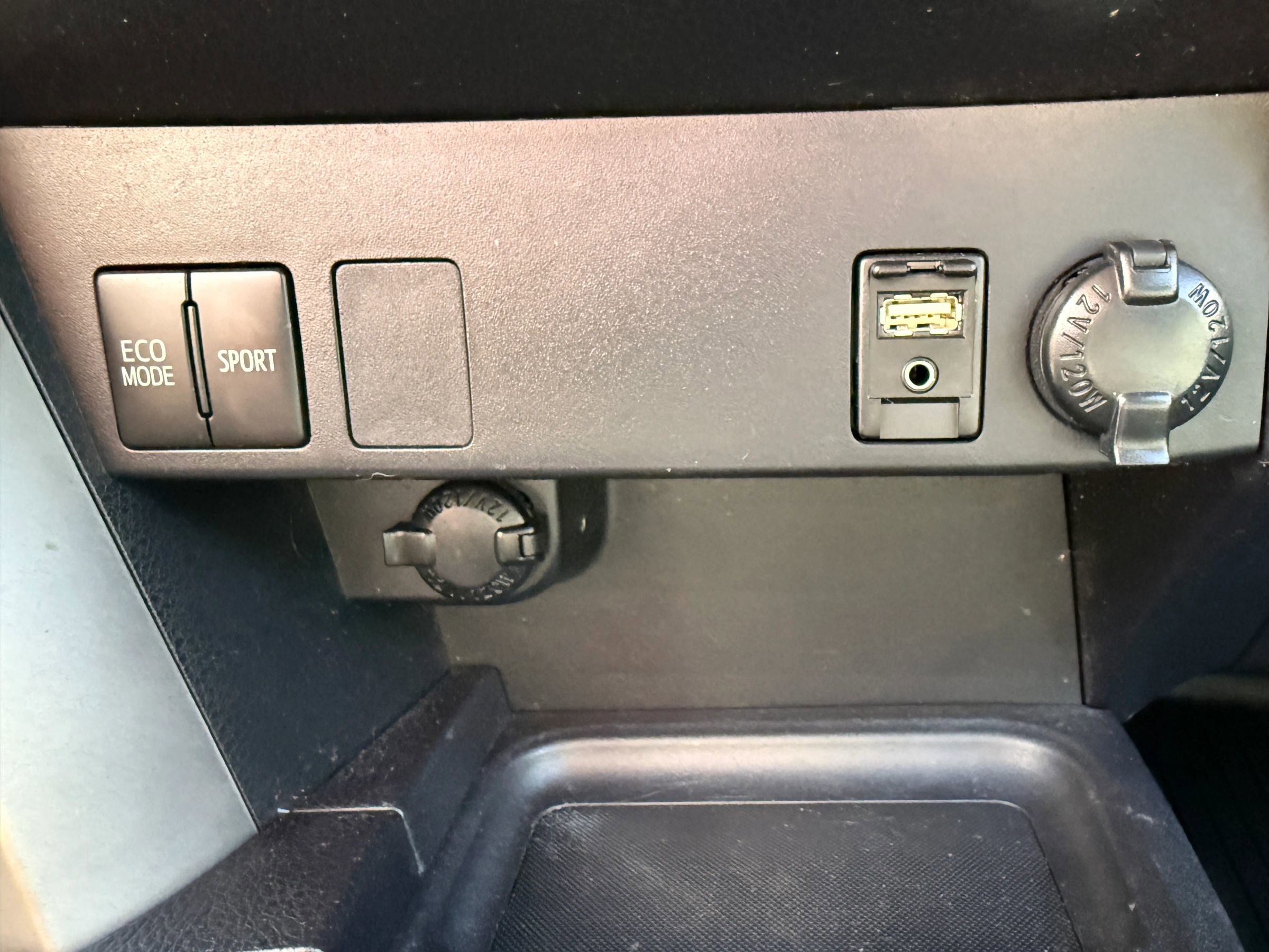 Used 2017 Toyota RAV4 LE w/ All Weather Liner Package image 23