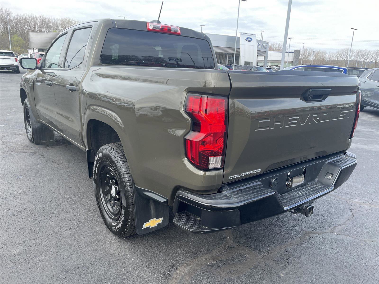 Used 2024 Chevrolet Colorado W/T w/ Advanced Trailering Package RWD image 3