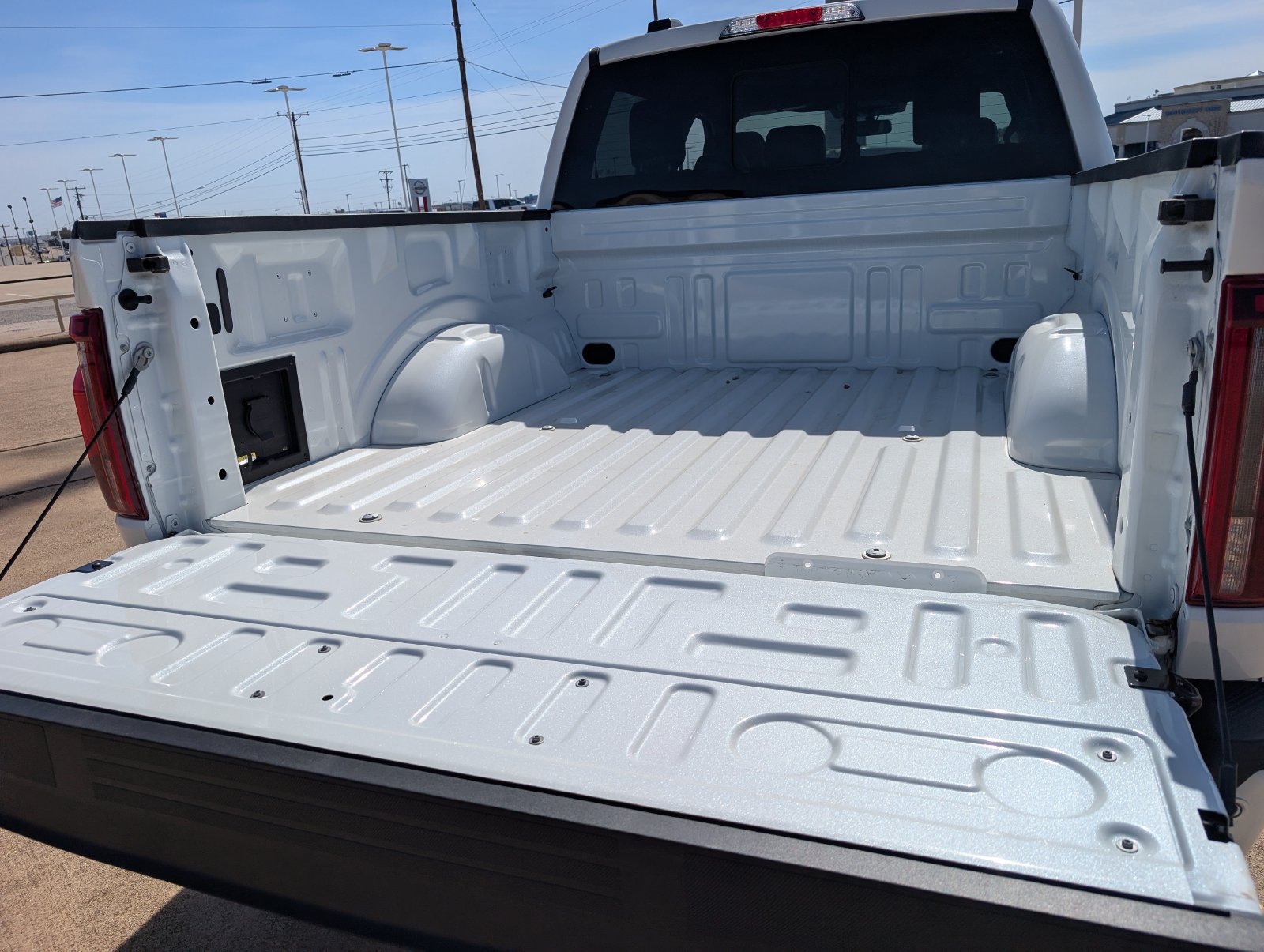 Used 2025 Ford F150 Lariat w/ Equipment Group 502A High AWD/4WD image 31
