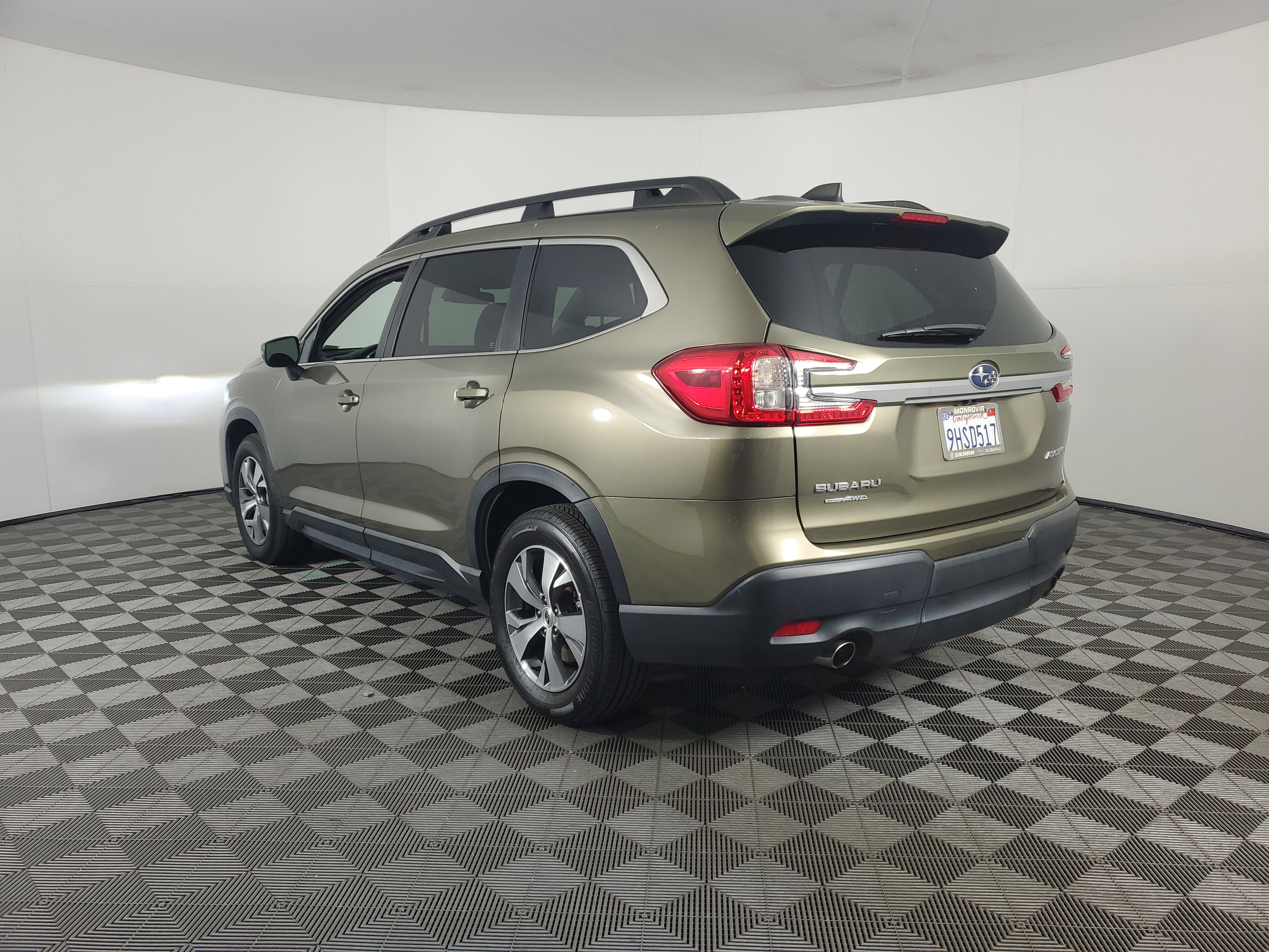 Used 2023 Subaru Ascent Premium image 6