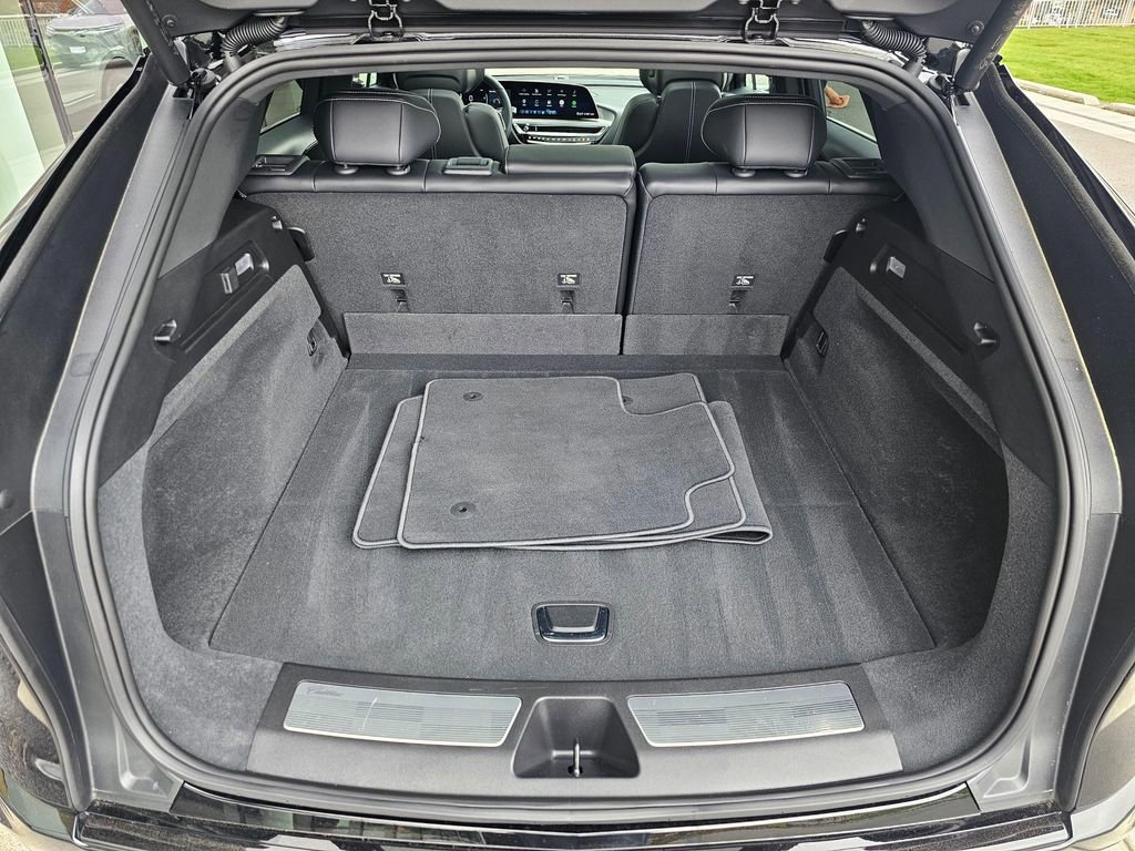 Used 2025 Cadillac Lyriq Sport image 13