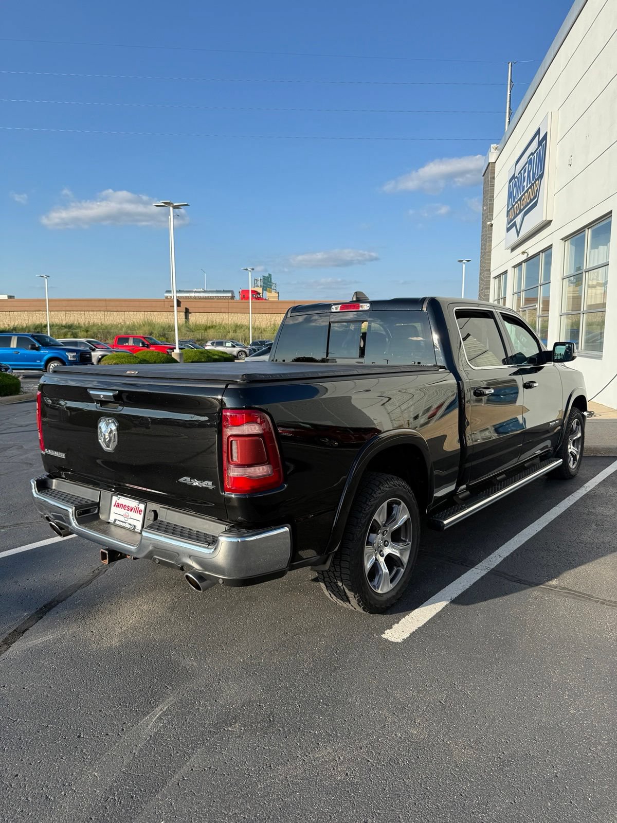 Used 2021 RAM 1500 Laramie AWD/4WD image 5