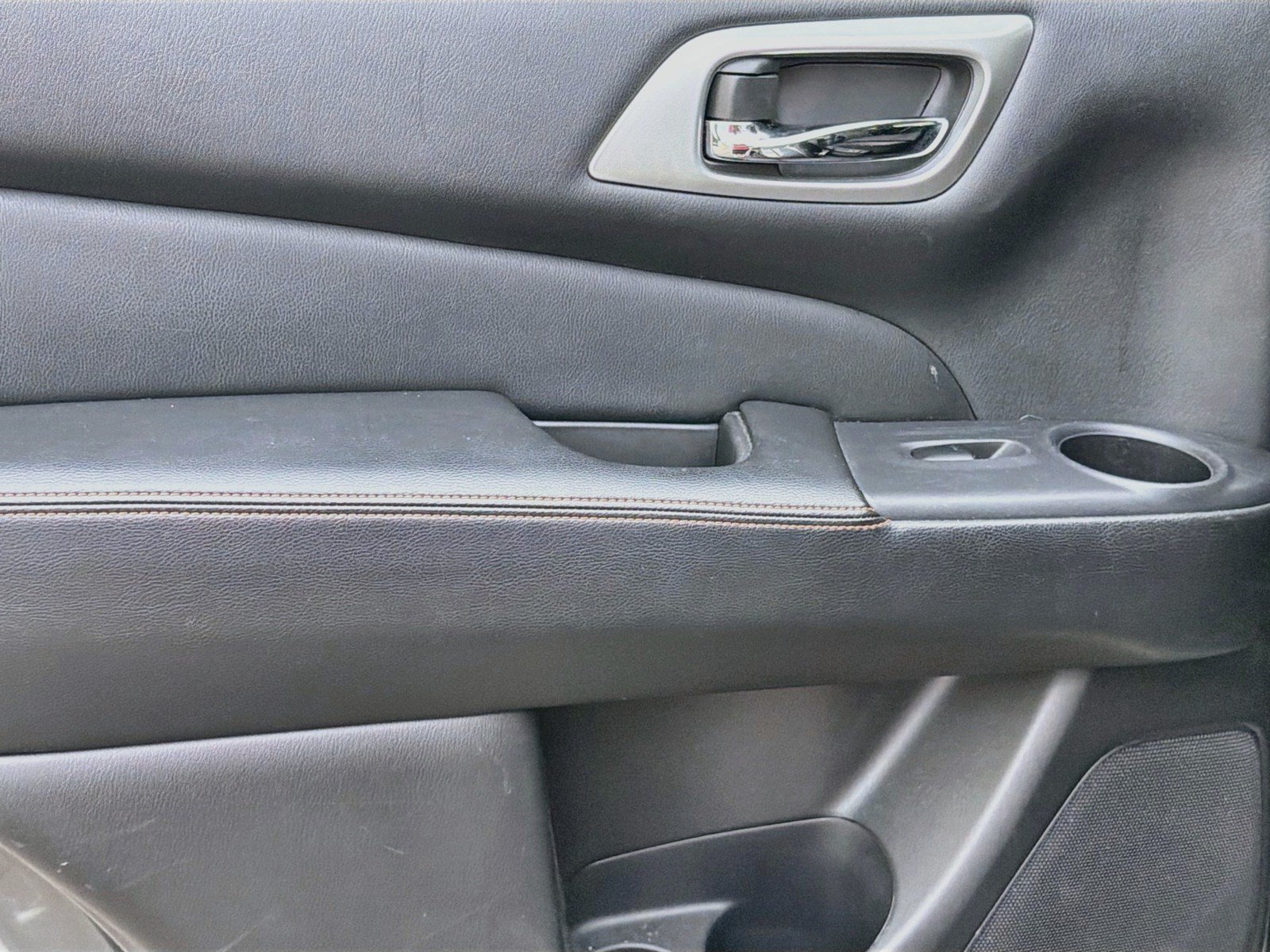 Used 2019 Nissan Pathfinder SL FWD image 43