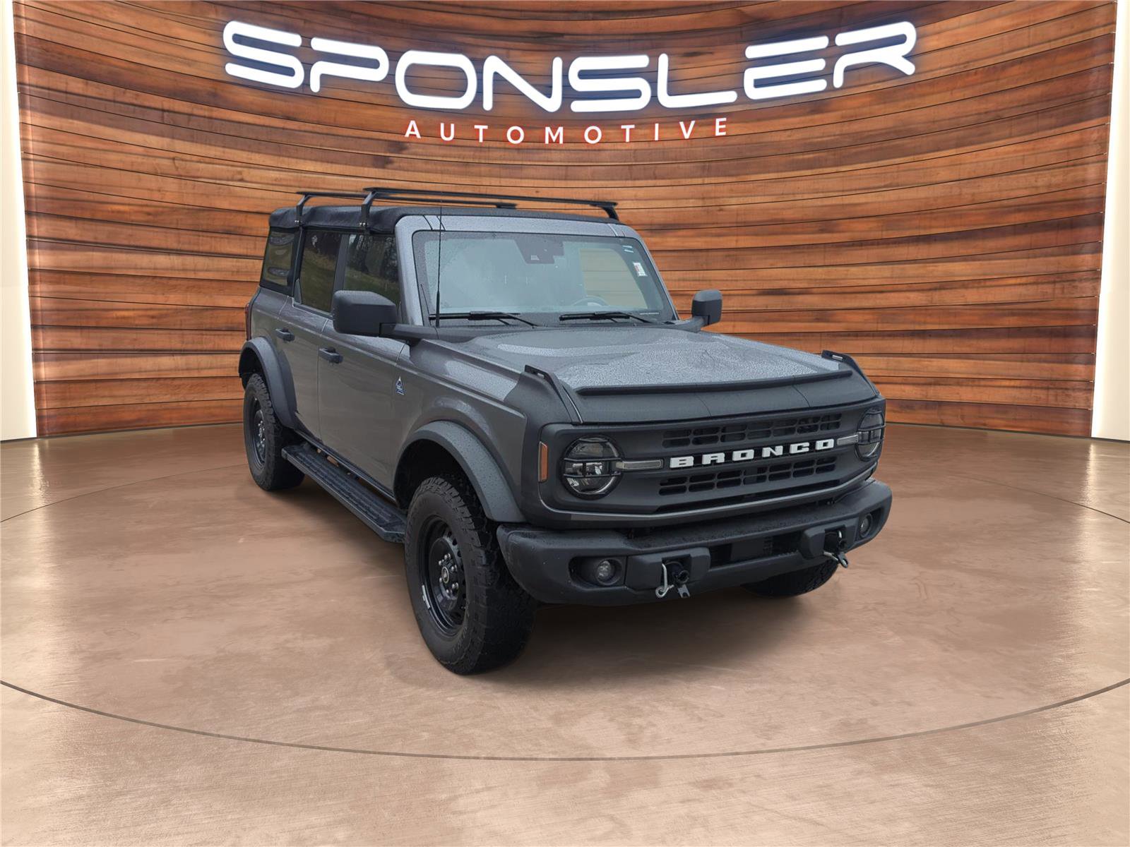 Used 2022 Ford Bronco Black Diamond image 7
