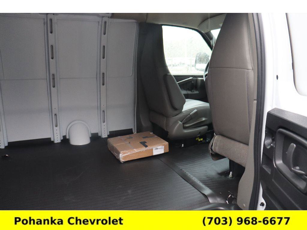 New 2026 Chevrolet Express 3500 RWD image 22