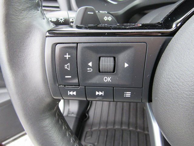 Used 2021 Nissan Rogue SV w/ Premium Package image 15