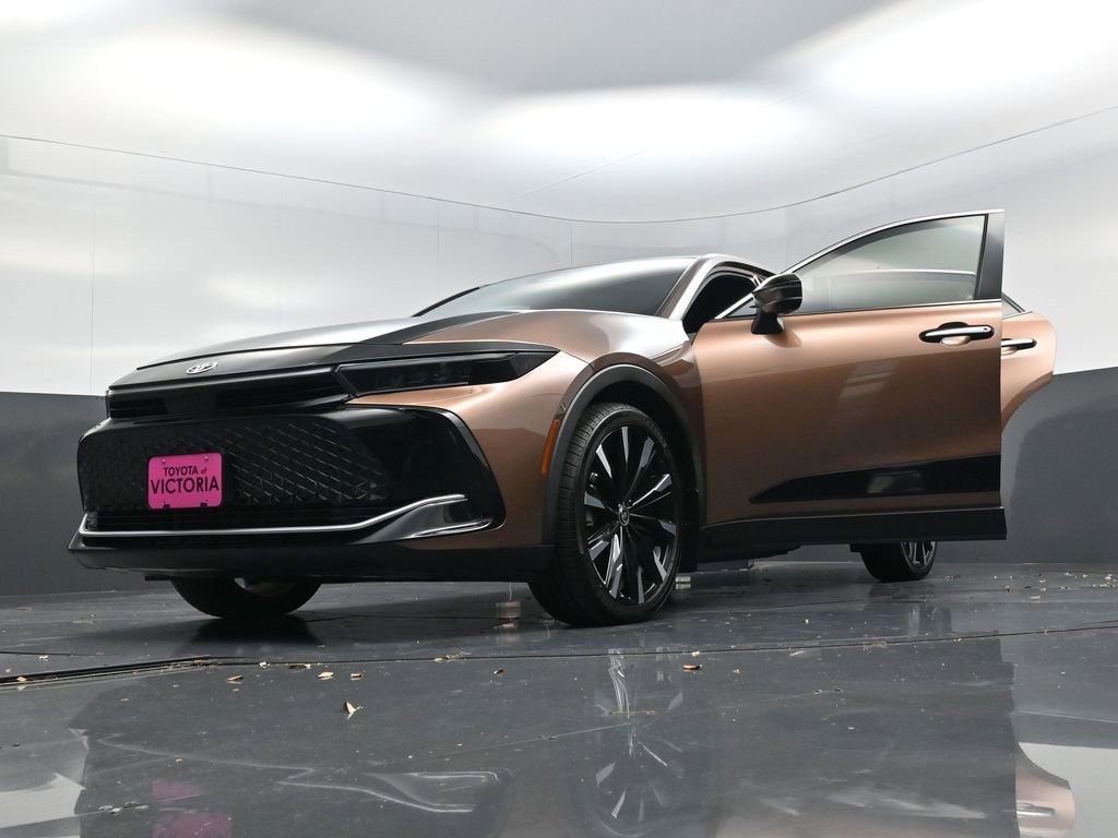 Used 2024 Toyota Crown Platinum image 28