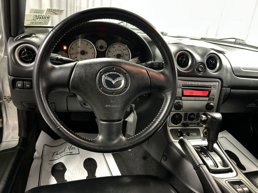 Used 2004 MAZDA MX-5 Miata w/ Cloth Azure Blue Pkg image 13