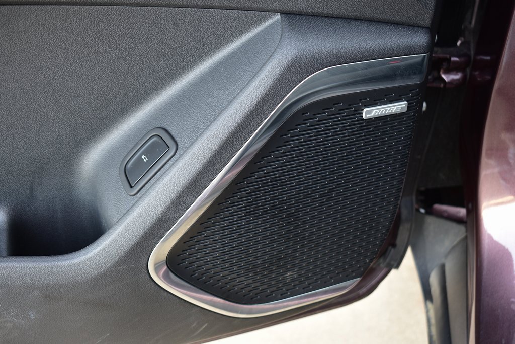 Used 2025 GMC Acadia Elevation image 14