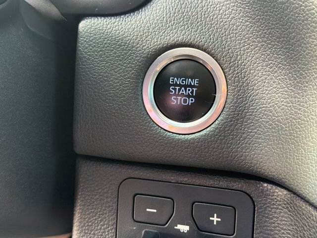 Used 2024 Toyota Tundra Limited AWD/4WD image 23