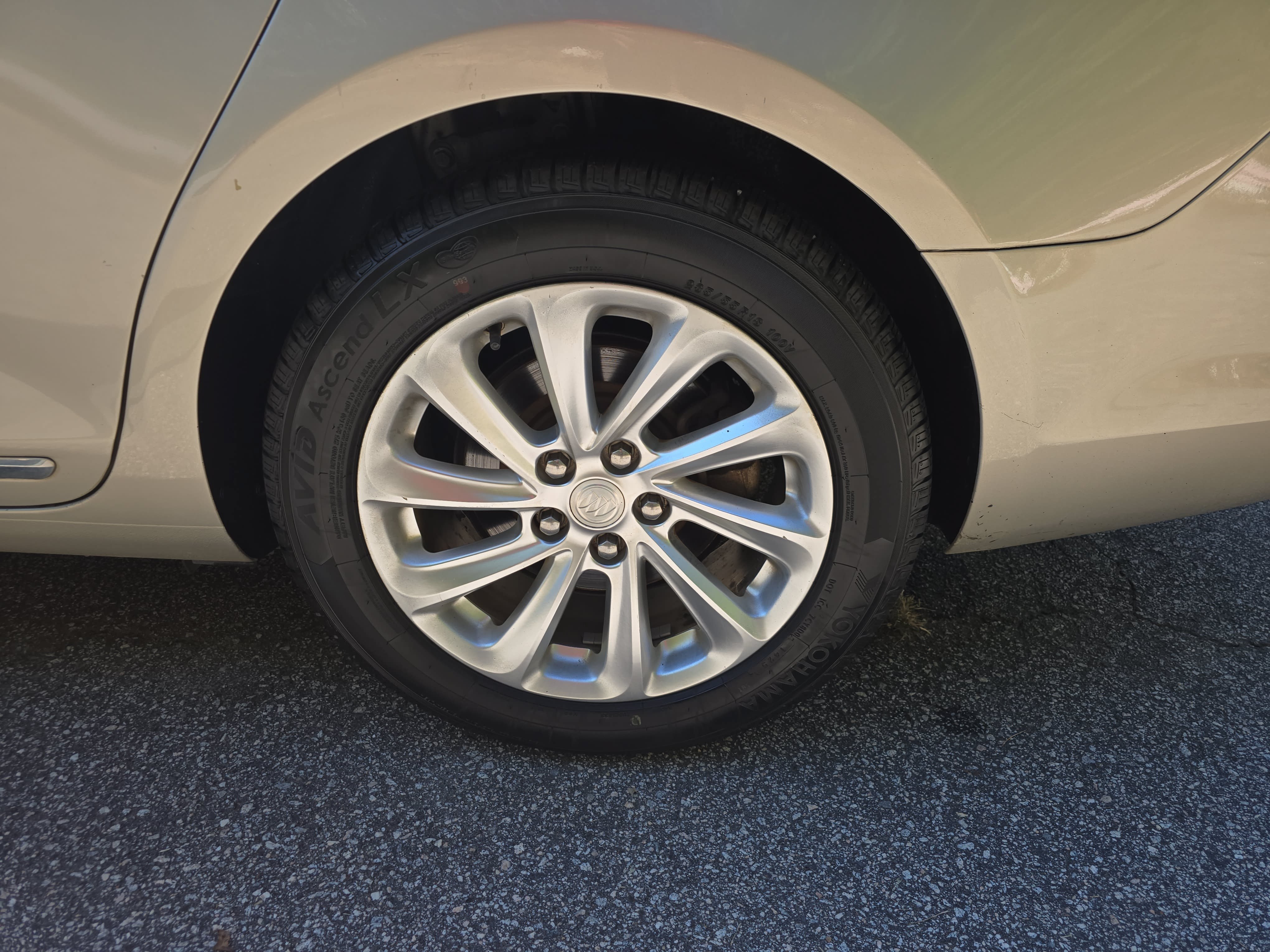 Used 2015 Buick LaCrosse Leather FWD image 31