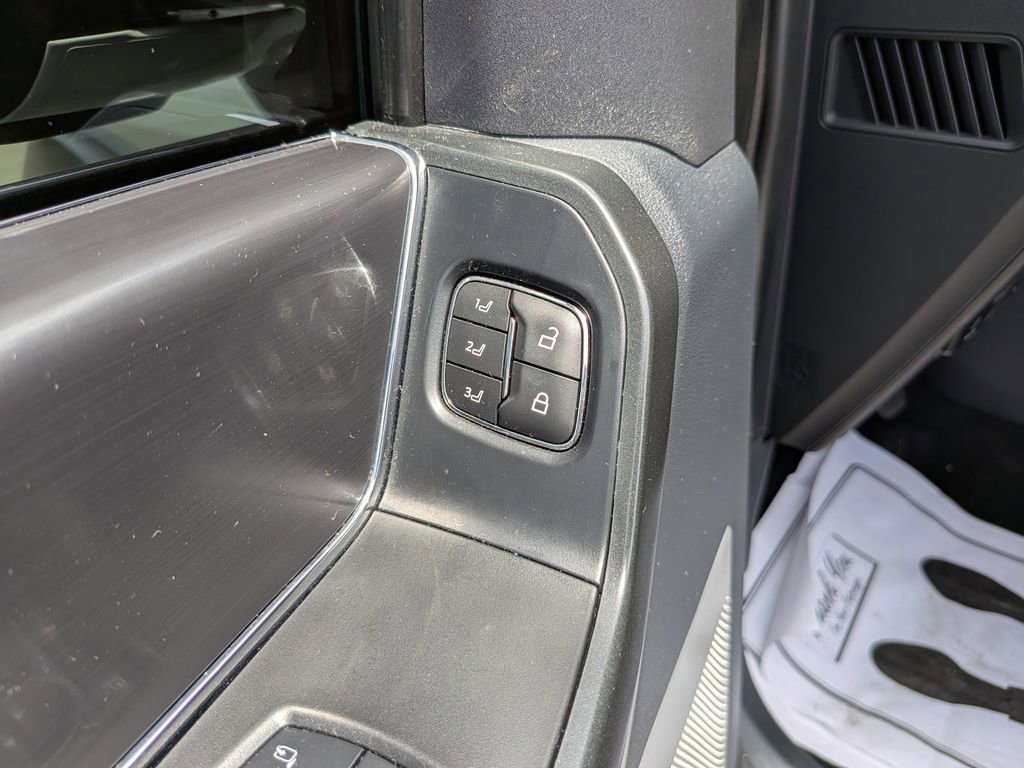 Certified 2023 Ford F150 Raptor w/ Raptor 37 Performance Package image 19