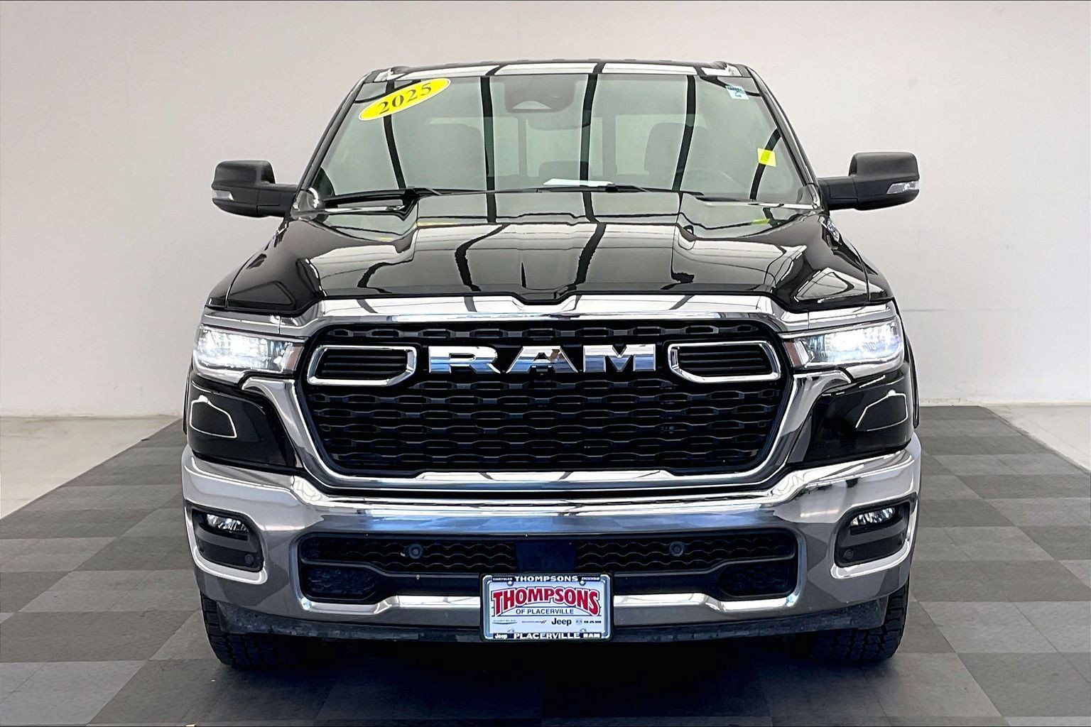 Used 2025 RAM 1500 Big Horn AWD/4WD image 2