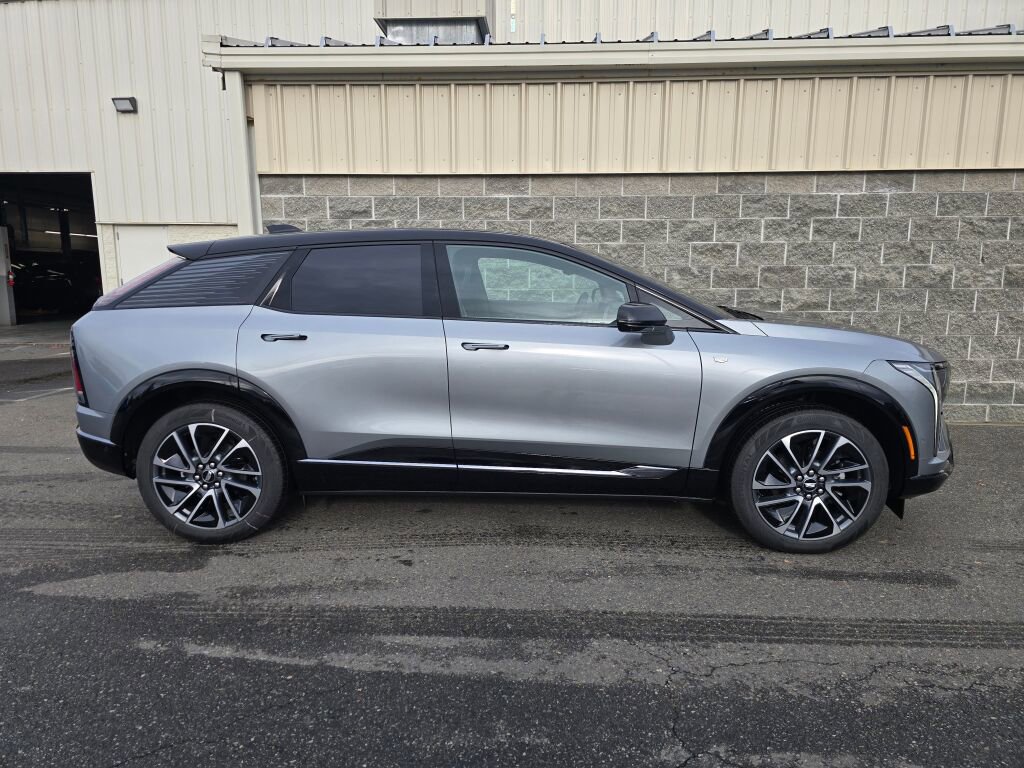 New 2026 Cadillac Optiq Sport 1 image 9