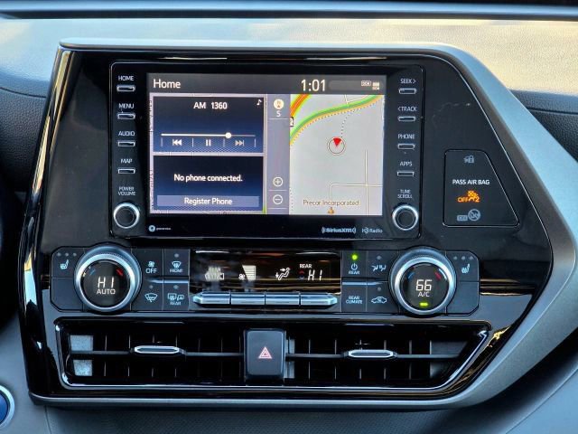 Used 2020 Toyota Highlander XLE AWD/4WD image 18