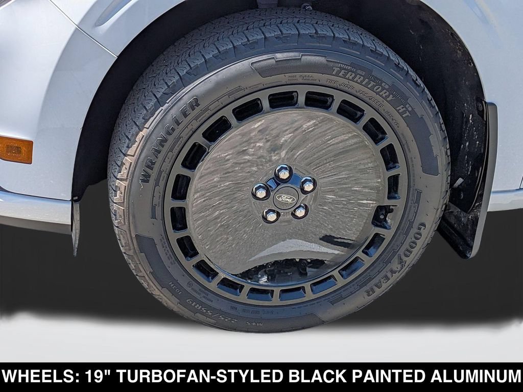 Used 2025 Ford Maverick Lobo AWD/4WD image 11