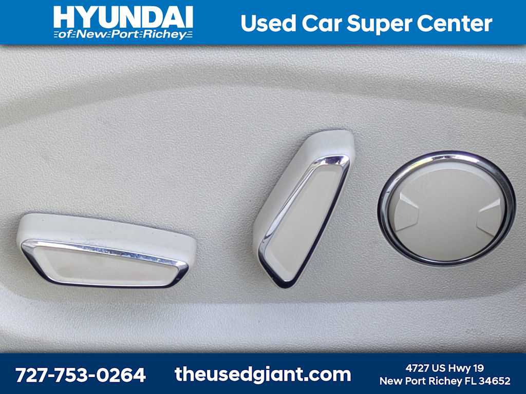 Used 2014 Ford Fusion SE FWD image 21