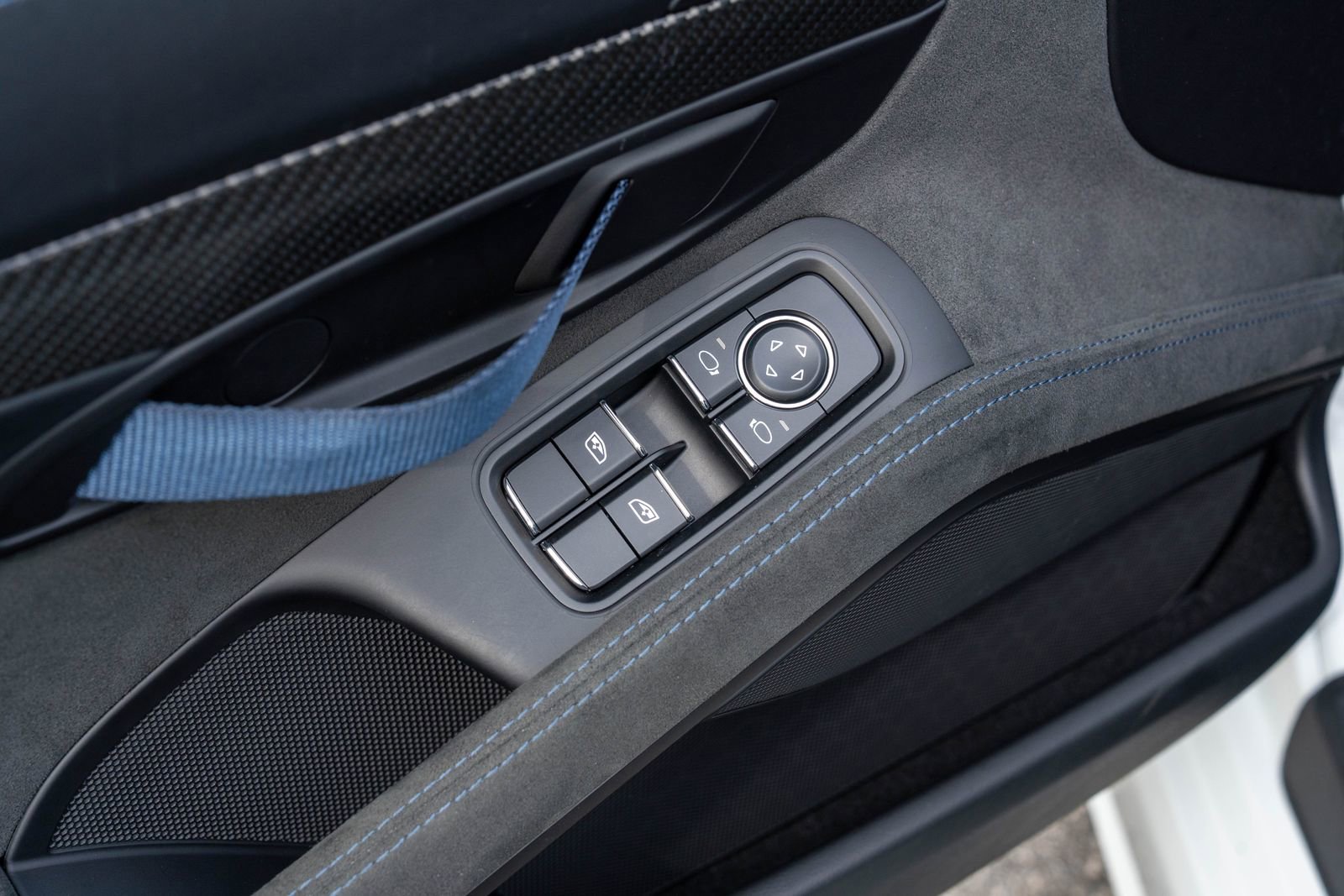 Certified 2025 Porsche 718 Cayman GT4 RS w/ Weissach Package image 21