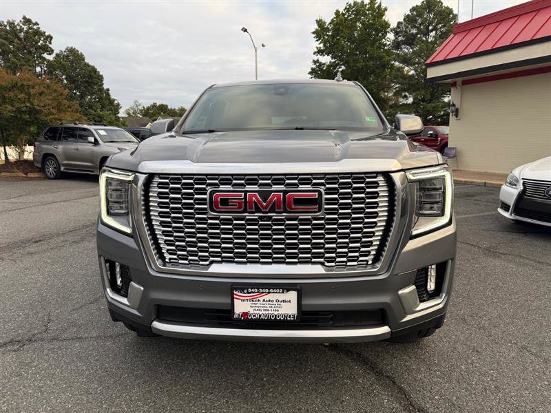 Used 2021 GMC Yukon XL Denali w/ Denali Premium Package image 2