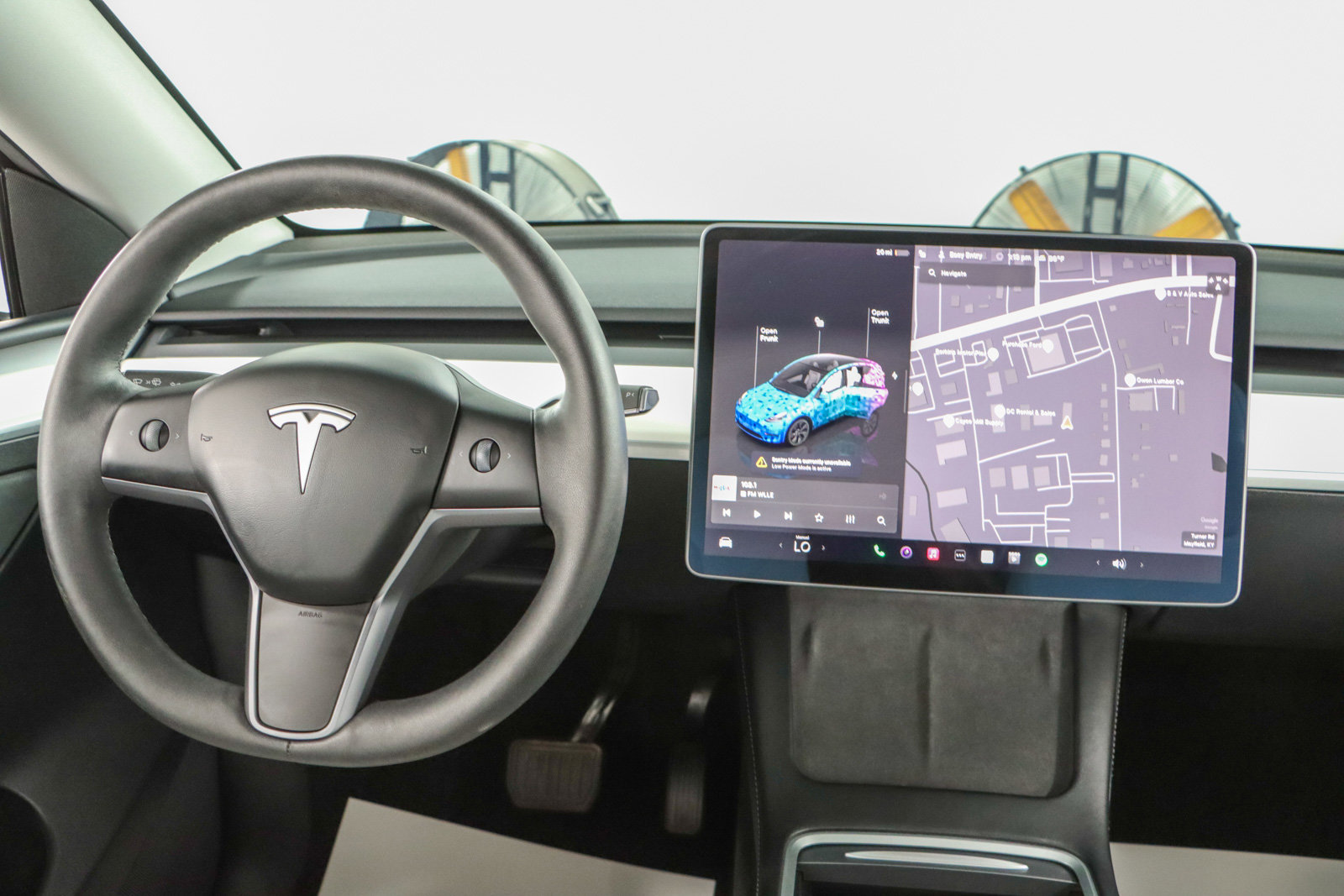 Used 2025 Tesla Model Y Long Range image 16