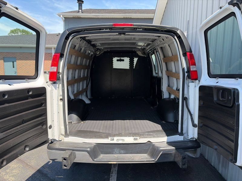 Used 2023 Chevrolet Express 2500 w/ Driver Convenience Package RWD image 28