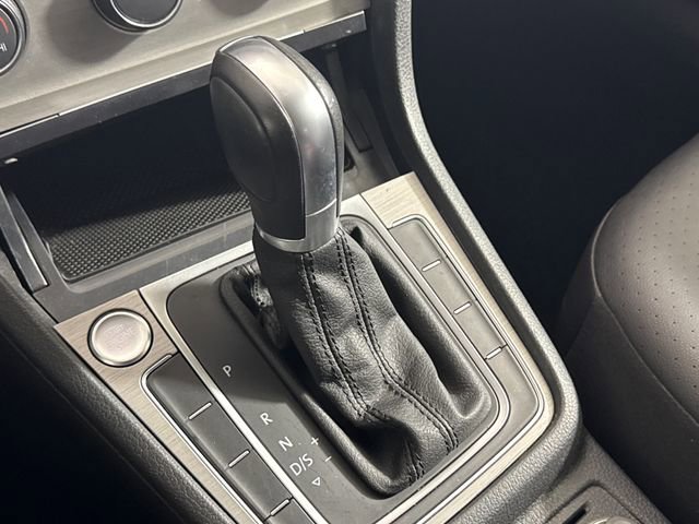 Used 2015 Volkswagen Golf SE image 37