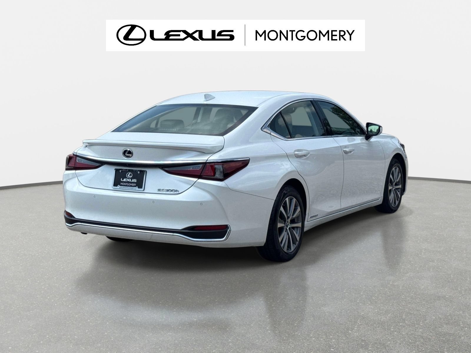 Used 2024 Lexus ES 300h Ultra Luxury w/ Accessory Package (Z2) FWD image 4