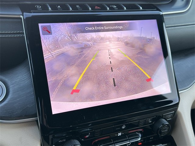 Used 2024 Jeep Grand Cherokee Limited image 24