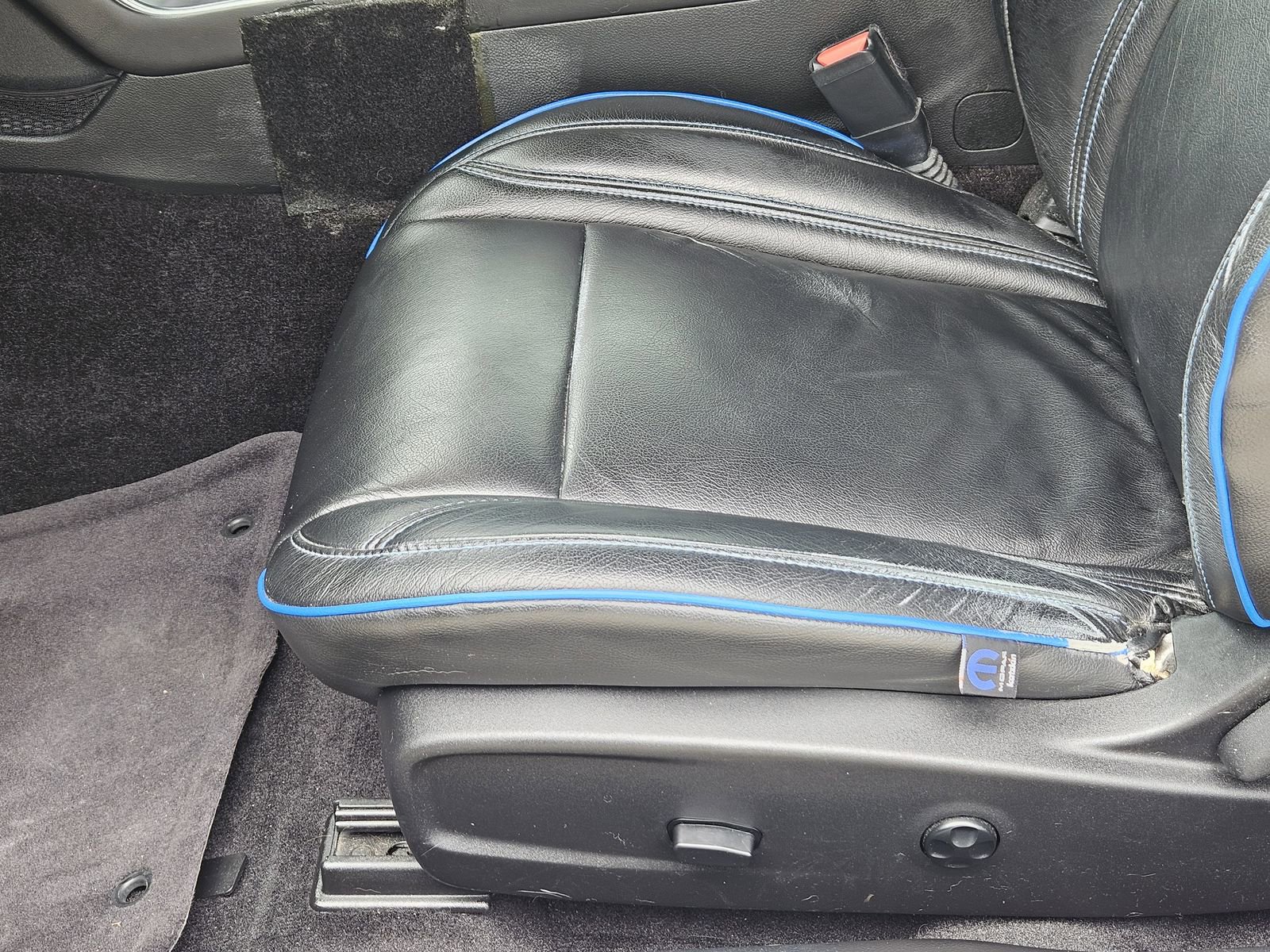 Used 2018 Dodge Challenger R/T RWD image 28