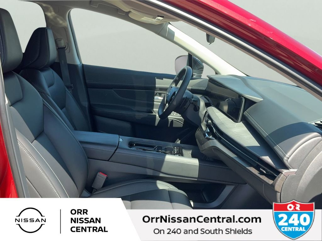 Used 2025 Nissan Murano SV FWD image 11