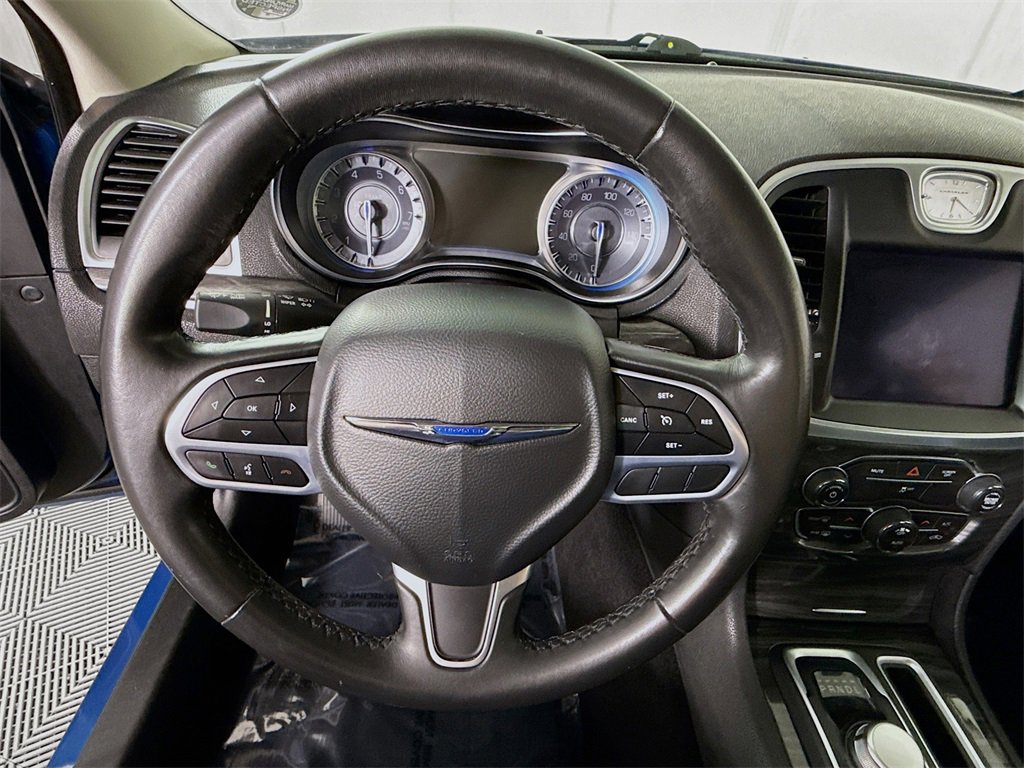 Used 2021 Chrysler 300 Touring w/ Sport Appearance Package image 19