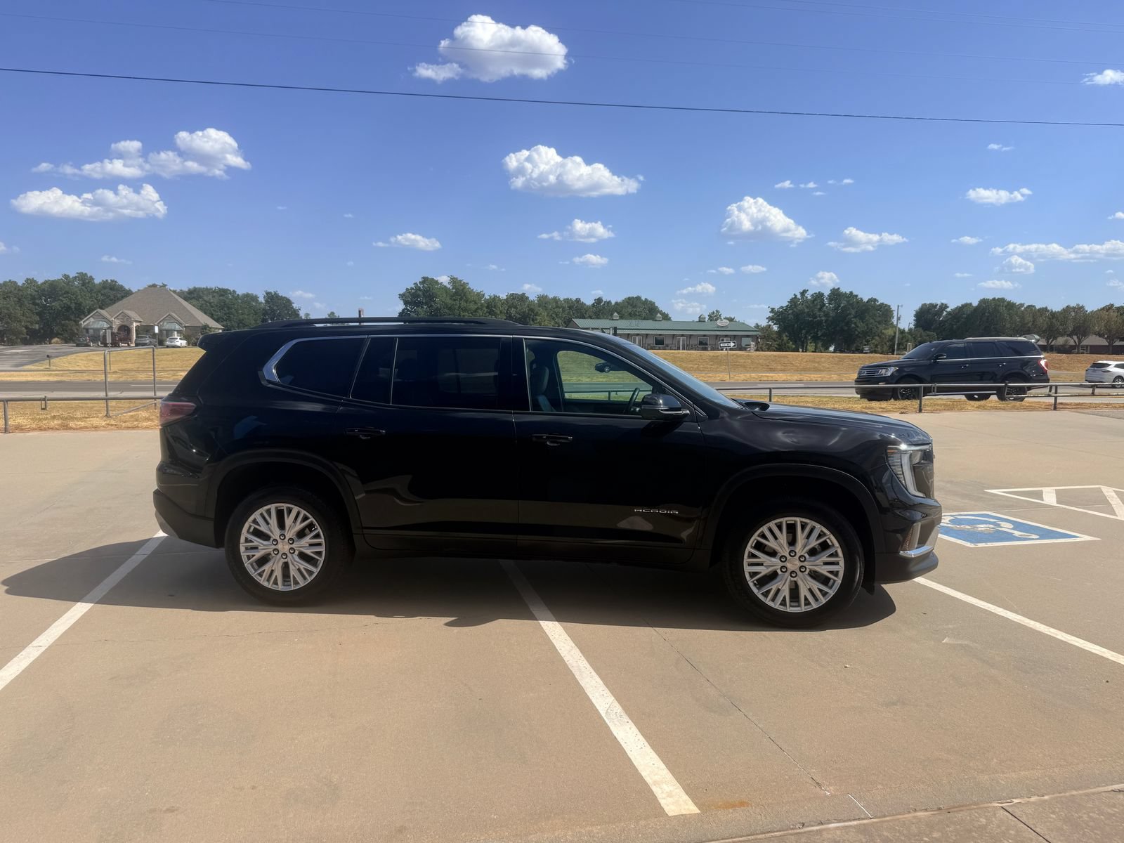 Used 2026 GMC Acadia Elevation w/ Elevation Premium Package AWD/4WD image 5