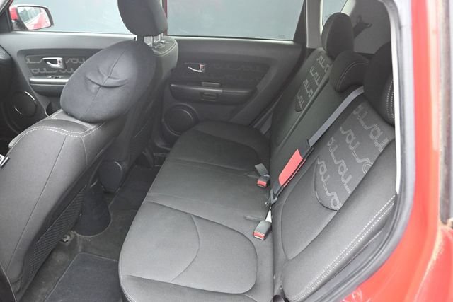 Used 2013 Kia Soul + FWD image 31